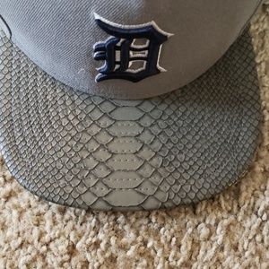 Texterured bill Detroit Tigers Strap Back